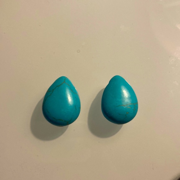 Jewelry - Turquoise clip on earrings